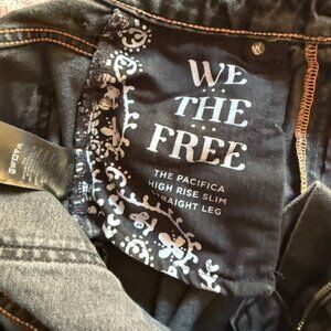 WE THE FREE Pacifica High Rise Slim Straight Leg Jeans Black Womens Size 28